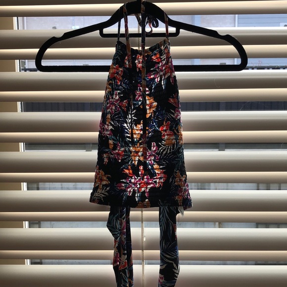 Garage halter top